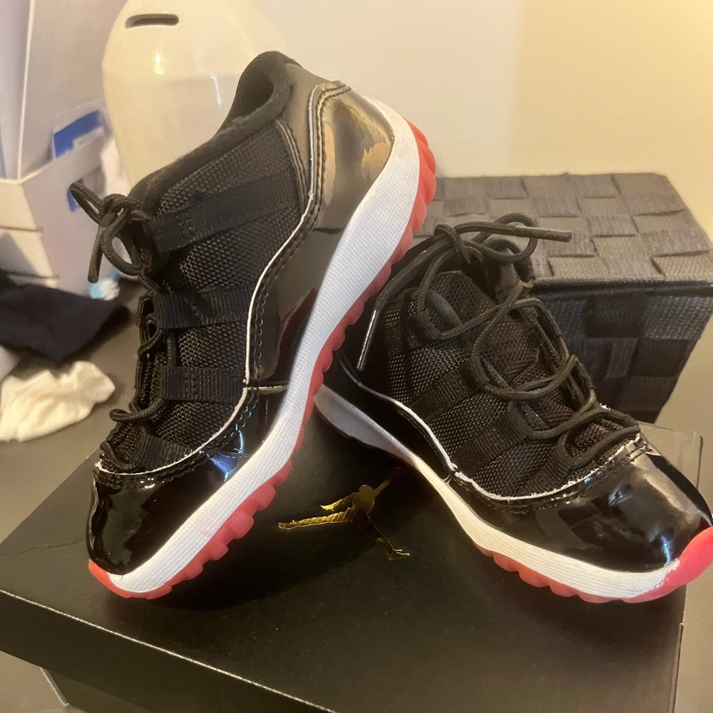 Kids Jordan 11 Low